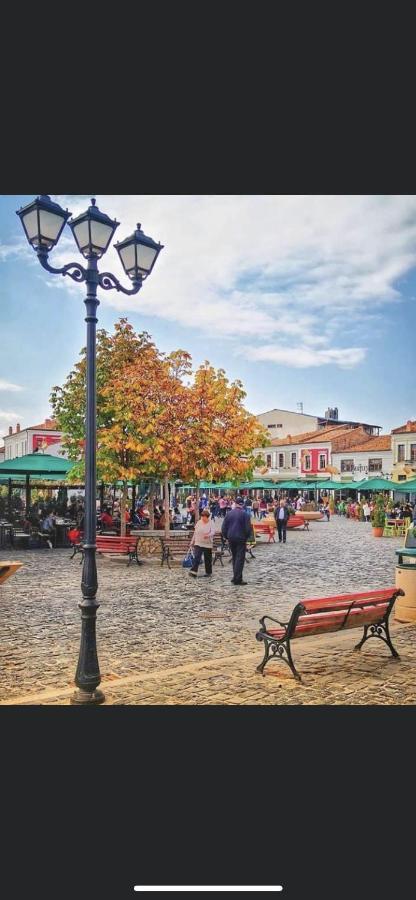 Tradicional Bazaar Home Korce Extérieur photo
