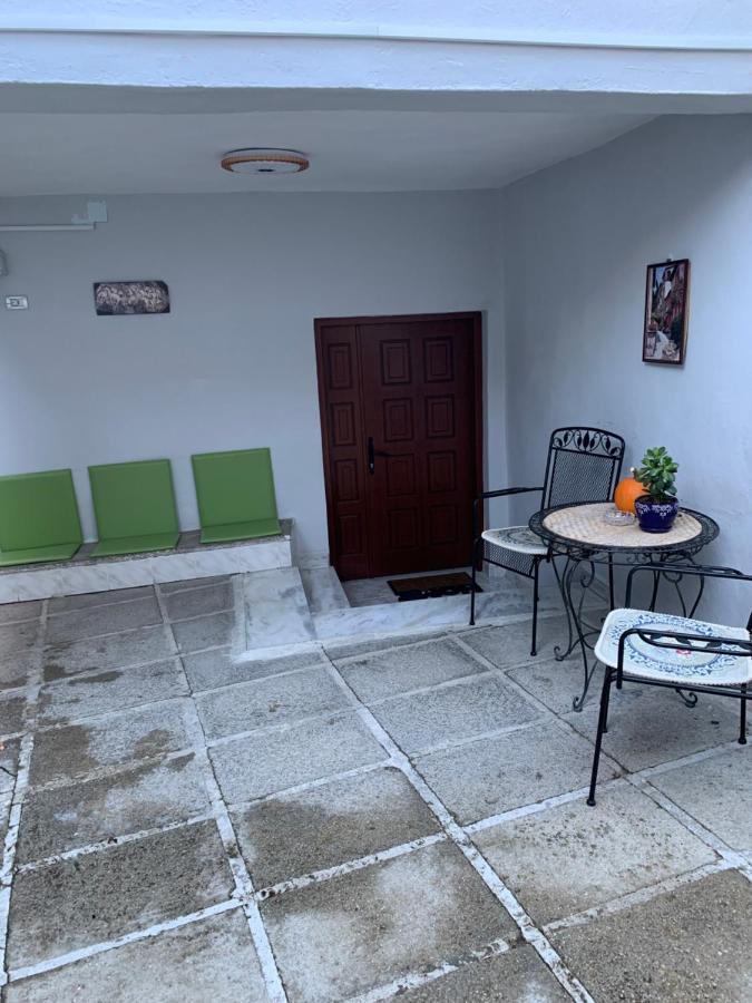 Tradicional Bazaar Home Korce Extérieur photo