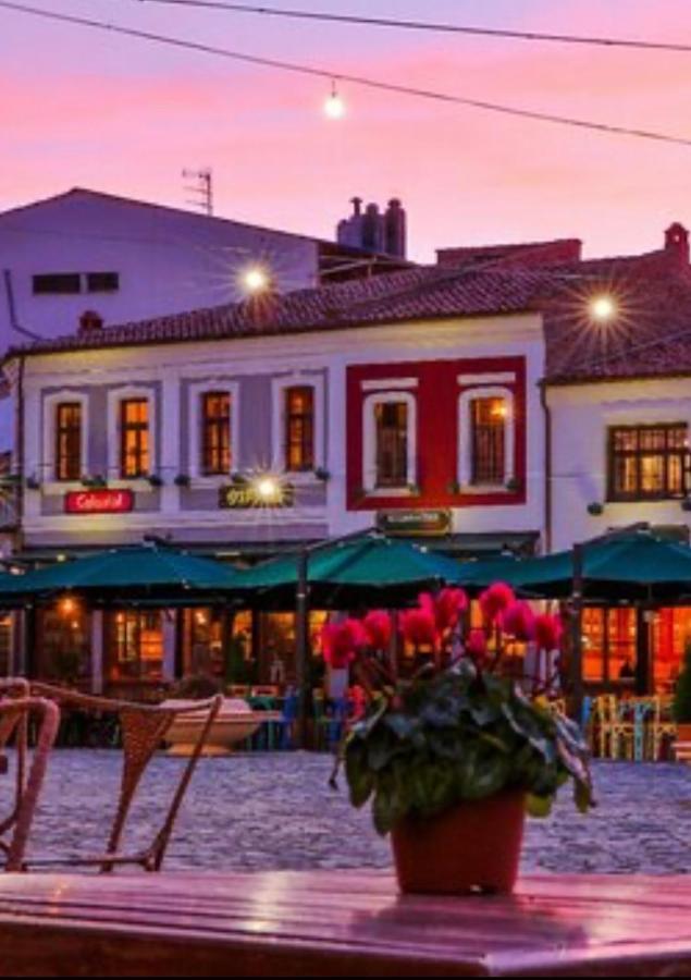 Tradicional Bazaar Home Korce Extérieur photo